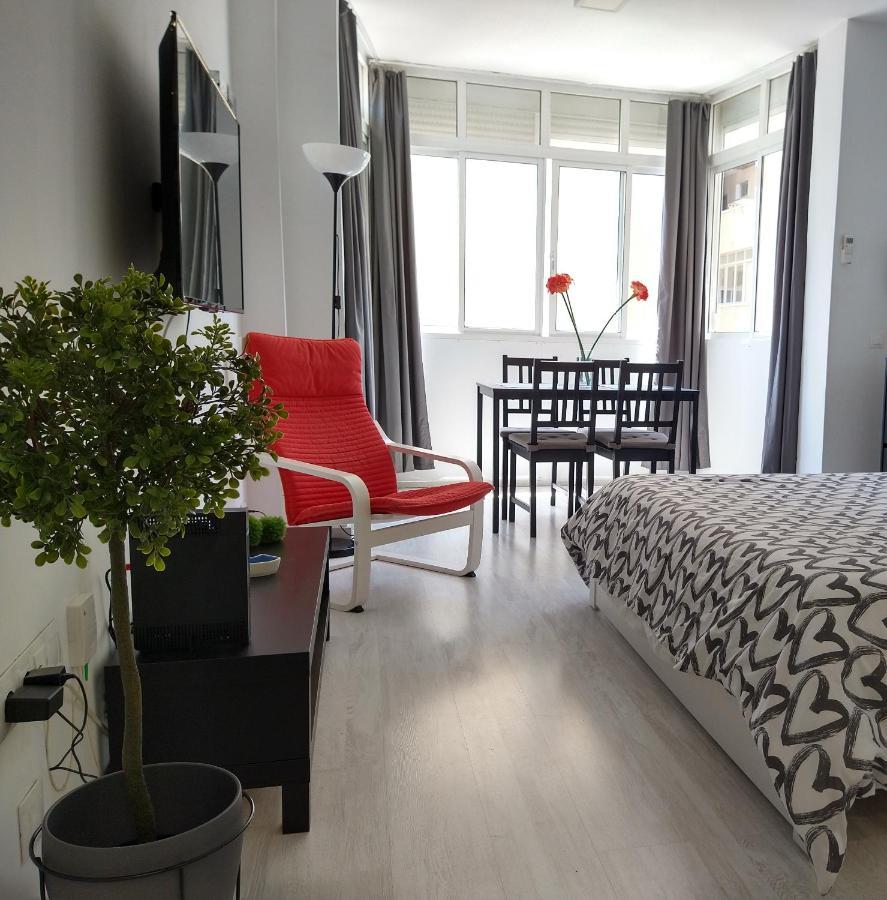 Amplio Estudio,Vista Mar Y Montana, A Pasos Del Centro Torremolinos Buitenkant foto